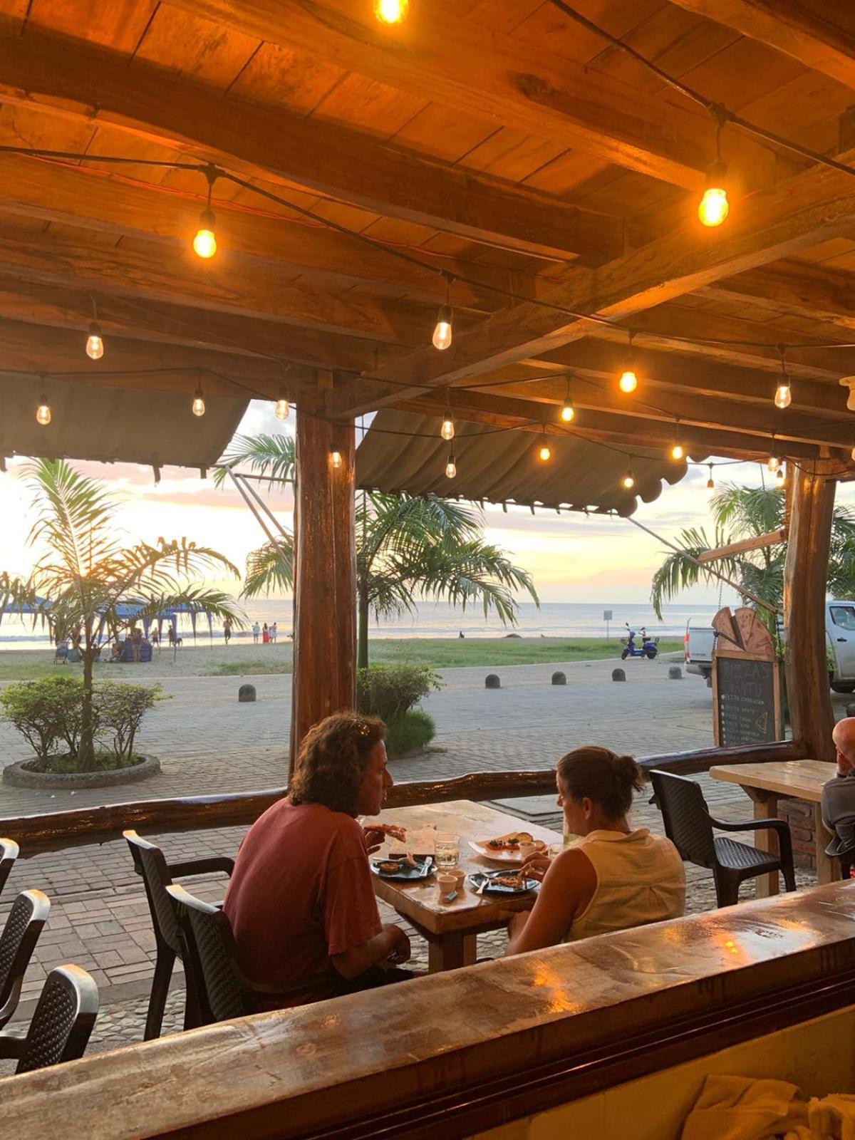 Hotel Nantu Hosteria Puerto López Esterno foto