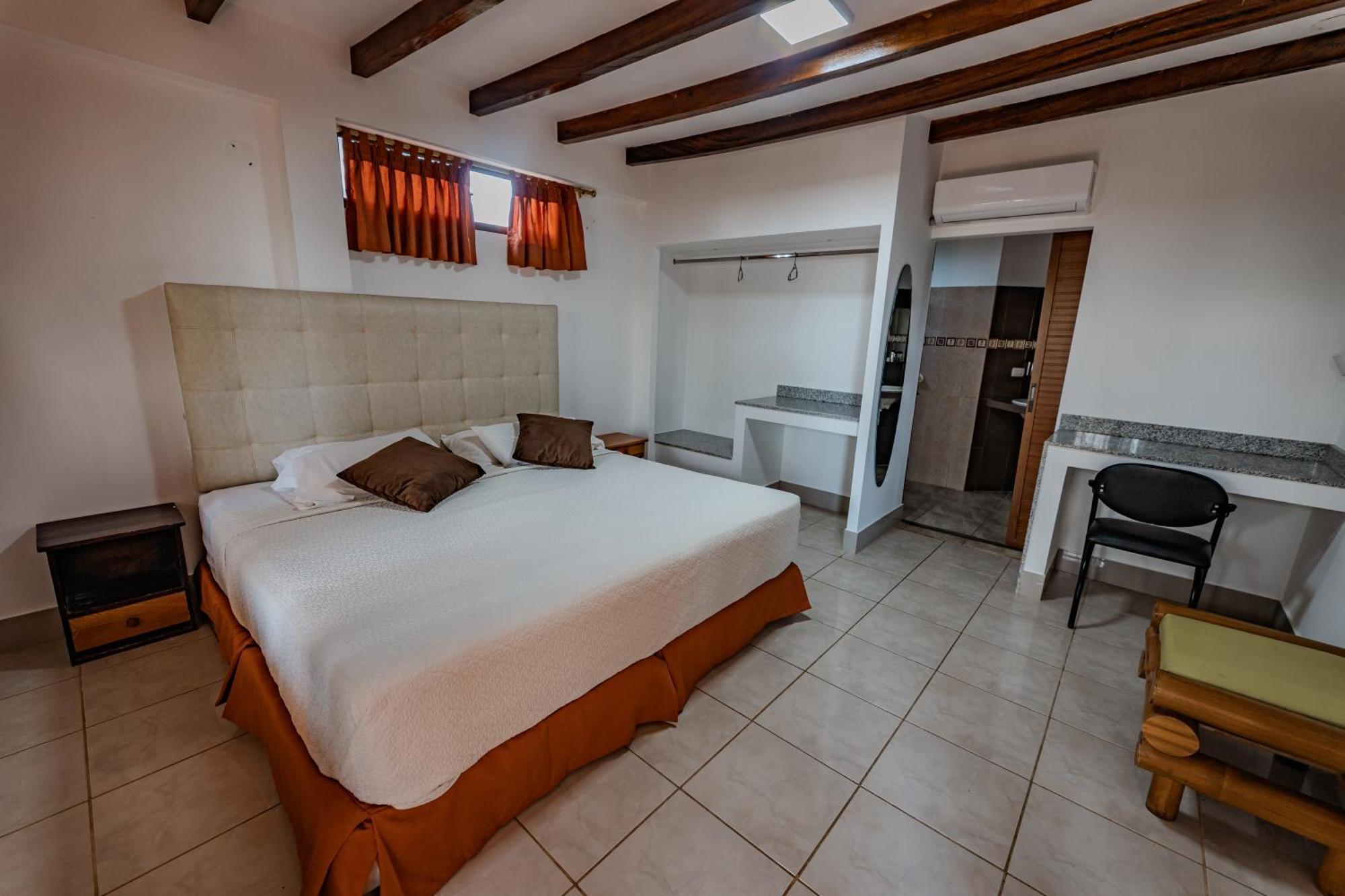 Hotel Nantu Hosteria Puerto López Esterno foto
