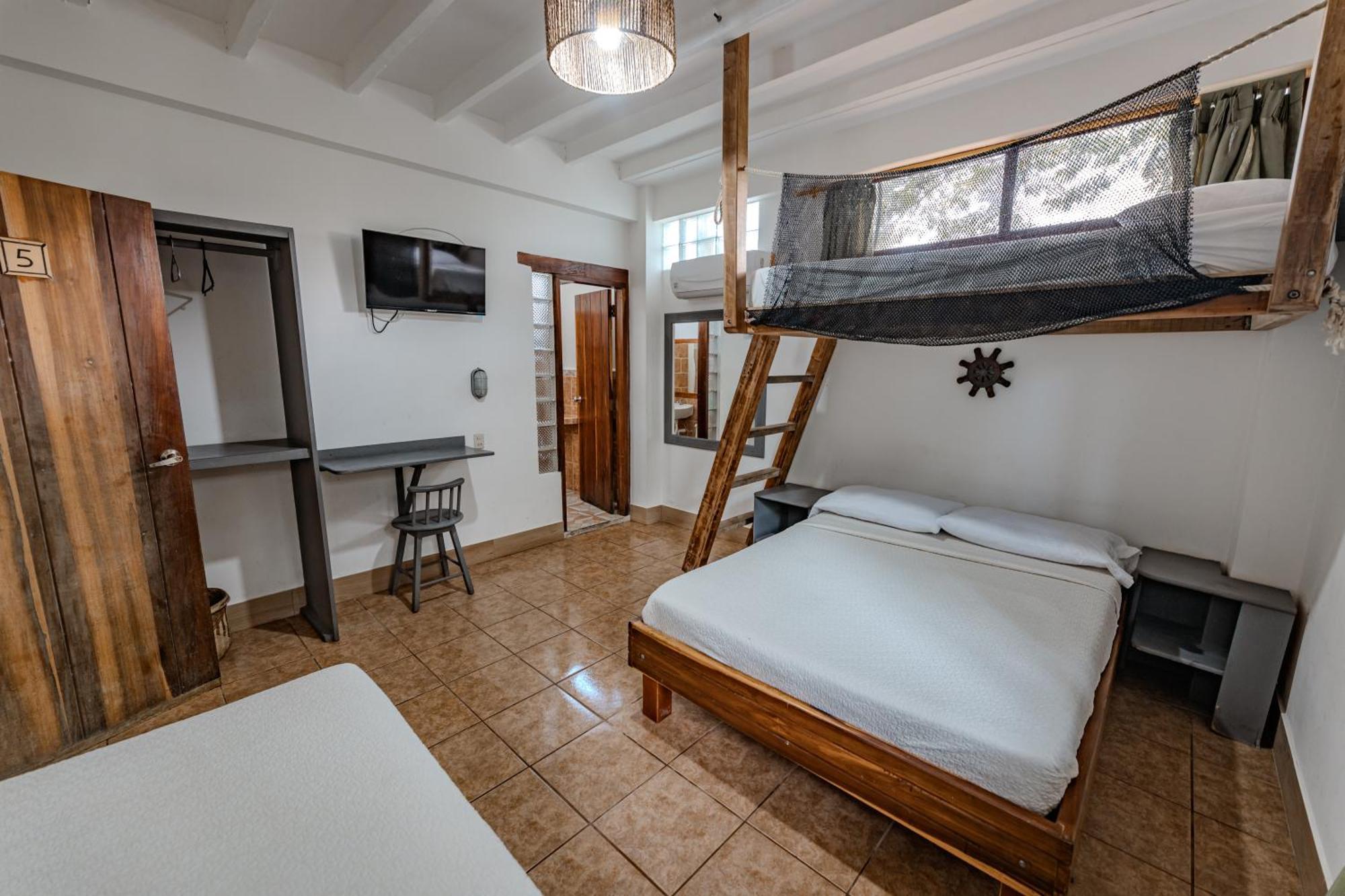Hotel Nantu Hosteria Puerto López Esterno foto