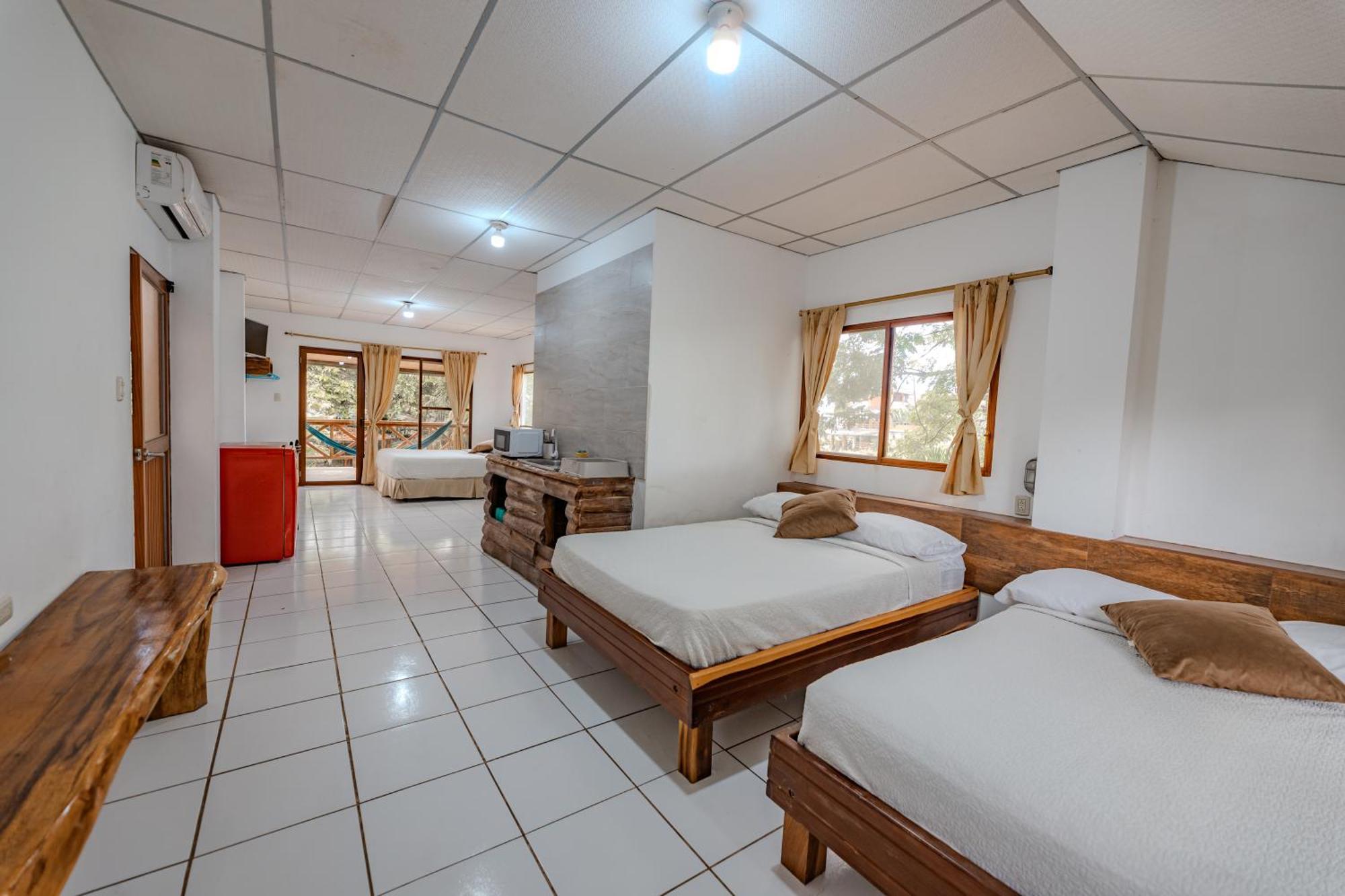Hotel Nantu Hosteria Puerto López Esterno foto