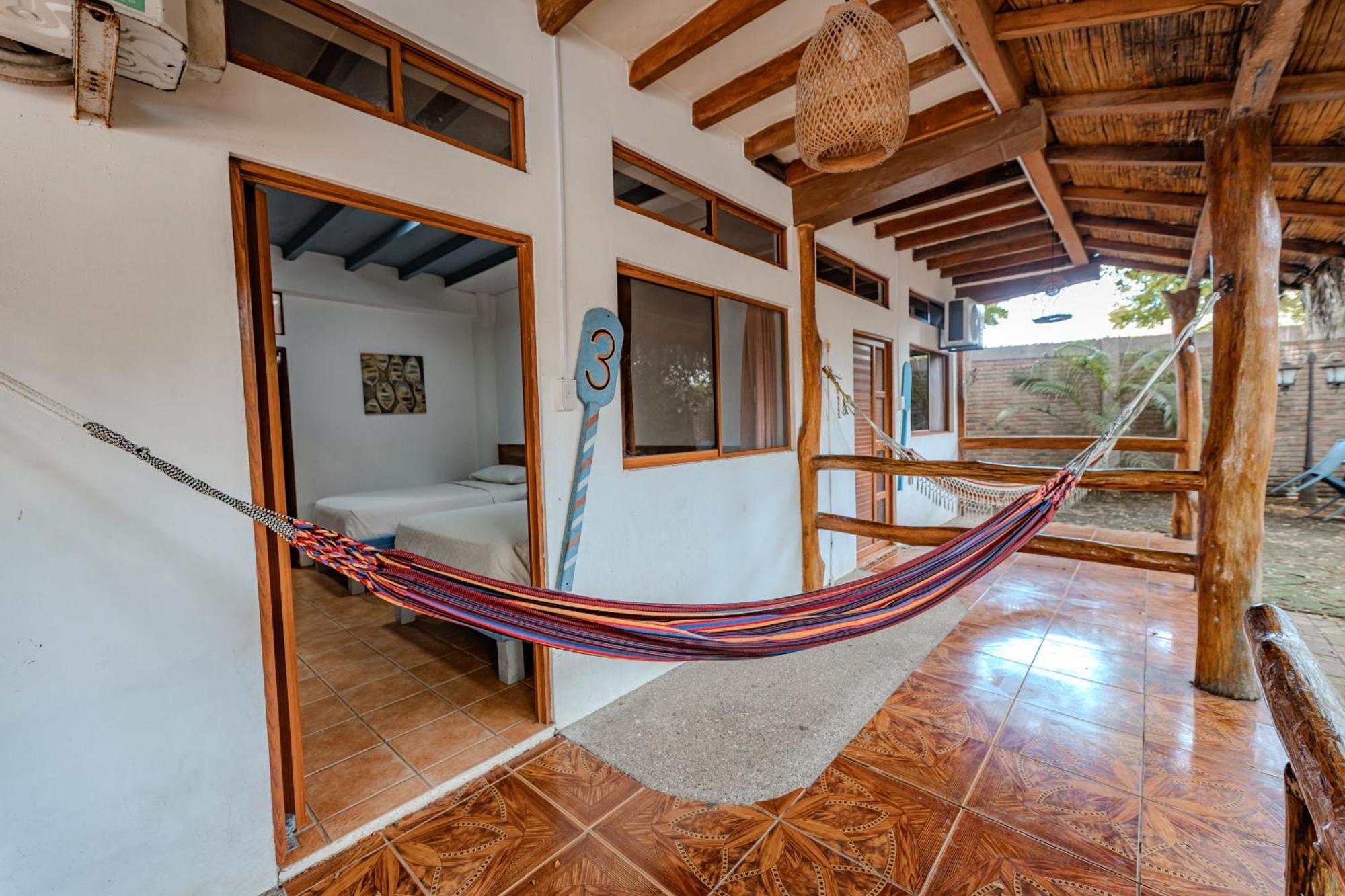 Hotel Nantu Hosteria Puerto López Esterno foto