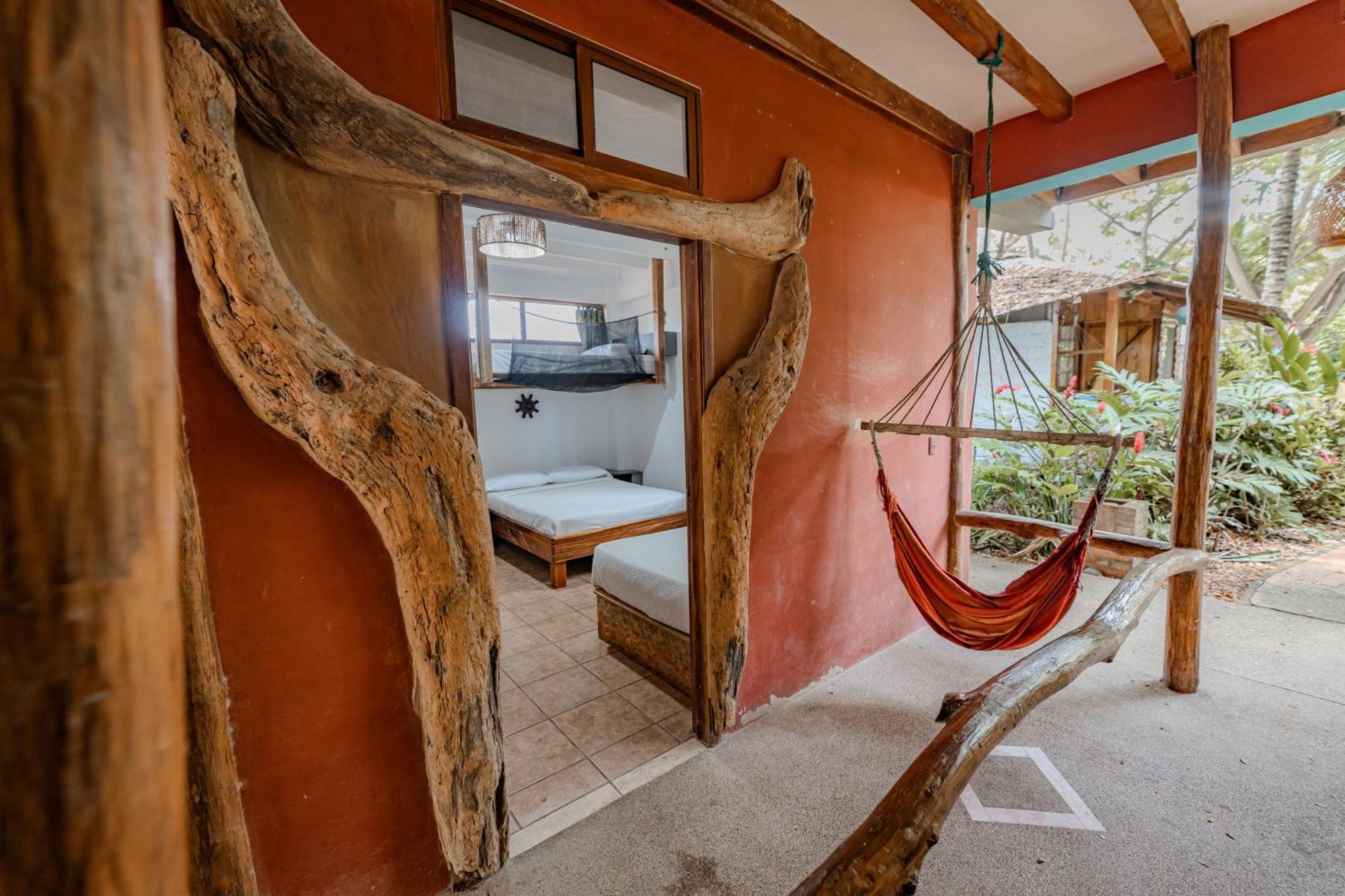 Hotel Nantu Hosteria Puerto López Esterno foto