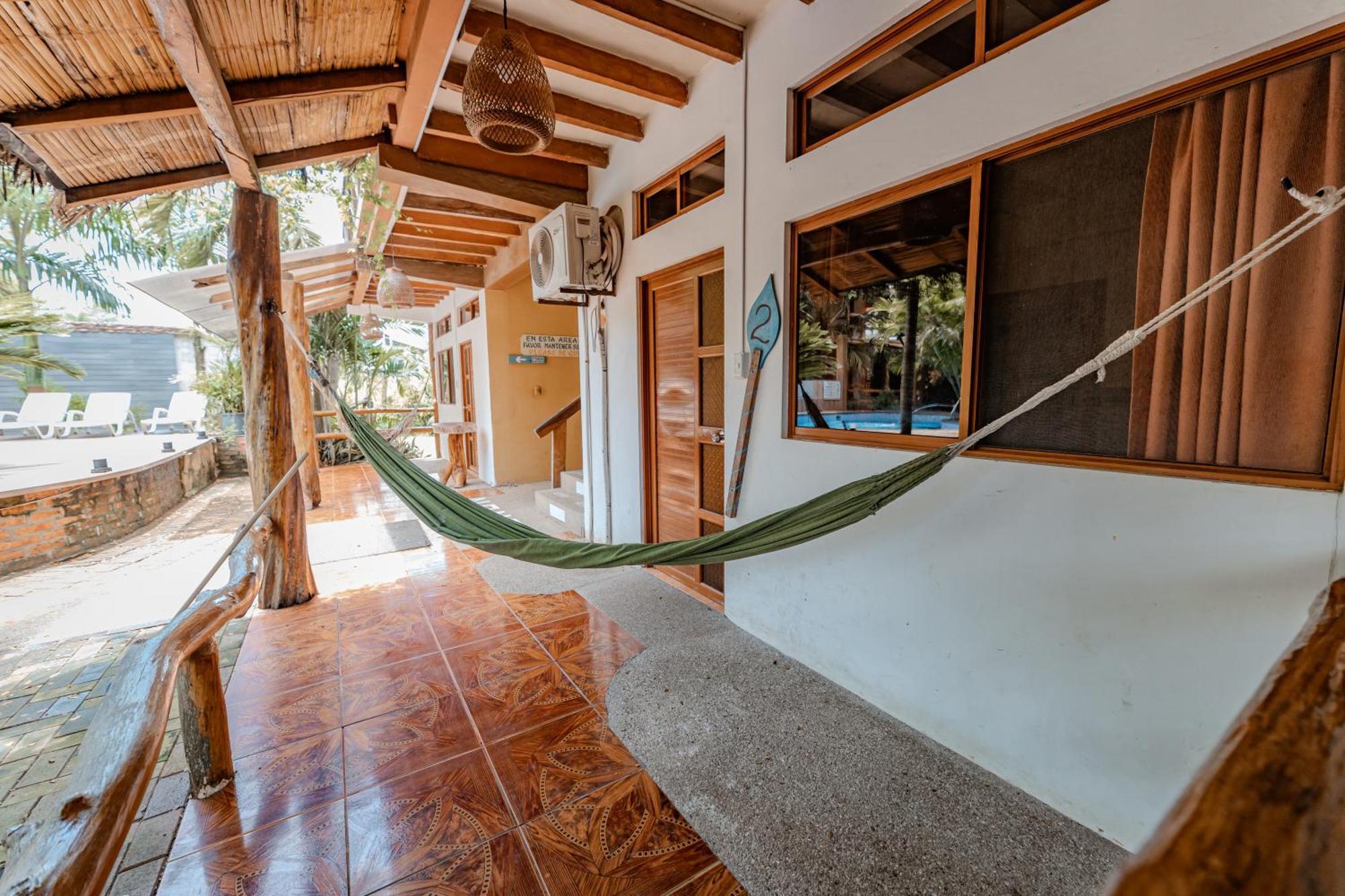 Hotel Nantu Hosteria Puerto López Esterno foto