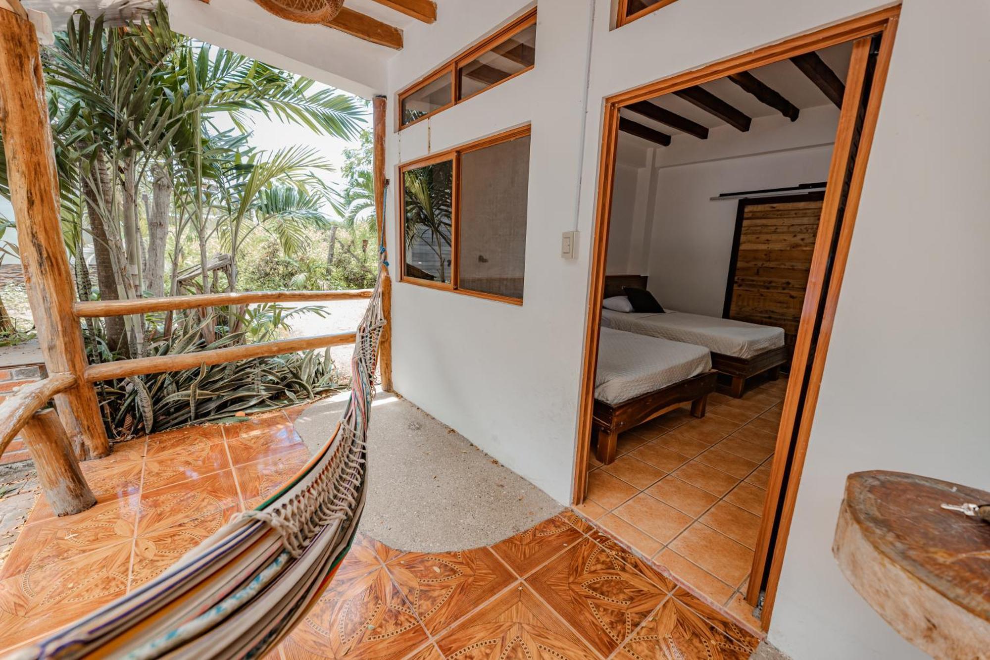 Hotel Nantu Hosteria Puerto López Esterno foto