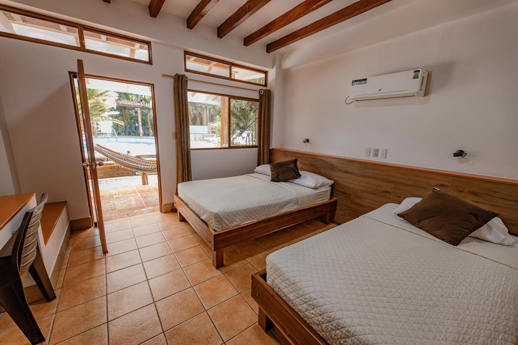 Hotel Nantu Hosteria Puerto López Esterno foto